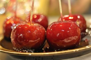 Drop the kids off at New Leaf to learn how to make candy apples with organic toppings Photo credit: New Leaf